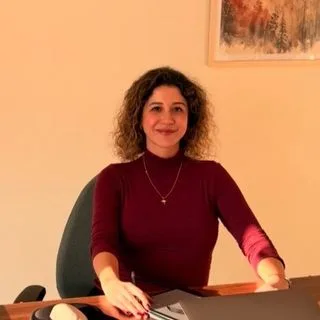 Kl. Psk. Ezgi Taşdemir Işık — Psikoloji, Muğla. Portre fotoğrafı.