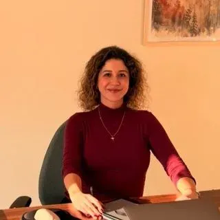 Kl. Psk. Ezgi Taşdemir Işık — Psikoloji, Muğla. Portre fotoğrafı.