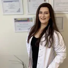 Fzt. Cansu Koç — Fizyoterapi Ve Rehabilitasyon, Sakarya. Portre fotoğrafı.