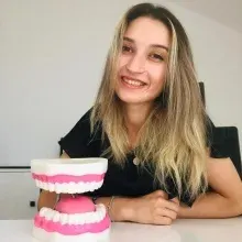 Dkt. Esra Ersoy — Dil ve Konuşma Terapisi, Tekirdağ. Portre fotoğrafı.