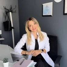 Dyt. Handenur Seven Bozkurt — Diyetisyen, Kayseri. Portre fotoğrafı.