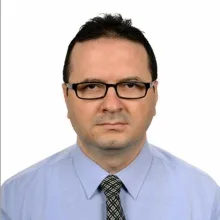 Prof. Dr. Metin Kement — İstanbul. Portre fotoğrafı.