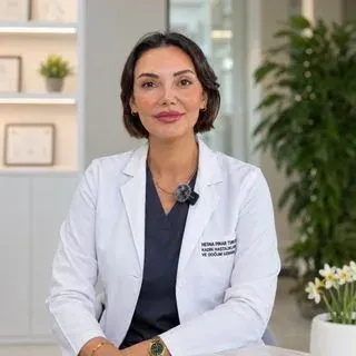 Op. Dr. Hesna Pınar TUNÇER KALAYCI — Kadın Hastalıkları Ve Doğum, Adana. Portre fotoğrafı.