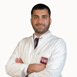 Op. Dr. Bedrettin Özsoy — Beyin Ve Sinir Cerrahisi, Kocaeli. Portre fotoğrafı.