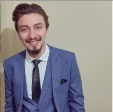 Dt. Yasin Enes Göker — Diş Hekimi, Mersin. Portre fotoğrafı.