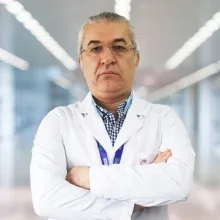 Op. Dr. Zeki Erdem — Üroloji, Kartal, İstanbul. Portre fotoğrafı.