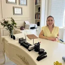 Kl. Psk. Özge Özger Zabun — Psikoloji, Kahramanmaraş. Portre fotoğrafı.