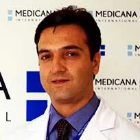 Dr. Öğr. Üyesi İsmail Şener Demiroluk — Anesteziyoloji Ve Reanimasyon, Beylikdüzü, İstanbul. Portre fotoğrafı.