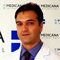 Dr. Öğr. Üyesi İsmail Şener Demiroluk — Anesteziyoloji Ve Reanimasyon, Beylikdüzü, İstanbul. Portre fotoğrafı.
