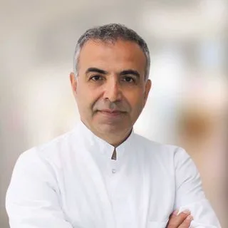 Op. Dr. Süleyman Çataltepe — Göz Hastalıkları, Şişli, İstanbul. Portre fotoğrafı.