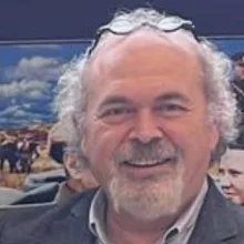 Fzt. Hakan Beşer — Fizyoterapi Ve Rehabilitasyon, İstanbul. Portre fotoğrafı.