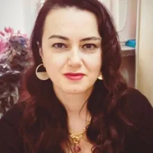 Psk. Asena Dilek Taşkın — Psikoloji, Balıkesir. Portre fotoğrafı.
