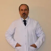 Doç. Dr. Tuğrul Tansuğ — Genel Cerrahi, İstanbul. Portre fotoğrafı.