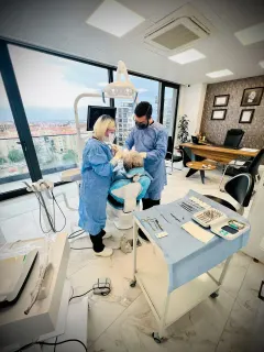 Dr. Dt. Hakan Bayındır profilinde yer alan galeri fotoğrafı.