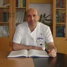 Prof. Dr. Kadir Vehbi Baykal — Üroloji, Pendik, İstanbul. Portre fotoğrafı.