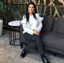 Dyt. Ecem Ocak — Diyetisyen. Portre fotoğrafı.