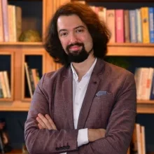 Psk. Talha Tolunalp — Psikoloji, İstanbul. Portre fotoğrafı.