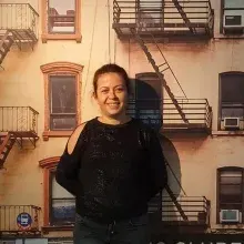 Dt. İlkay Topuz — Diş Hekimi, Kayseri. Portre fotoğrafı.