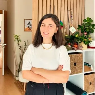Fzt. Hatice Nur Akyol — Fizyoterapi Ve Rehabilitasyon, İstanbul. Portre fotoğrafı.