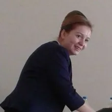 Psk. Emel Tüylüoğlu — Psikoloji, Balıkesir. Portre fotoğrafı.