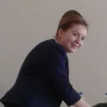 Psk. Emel Tüylüoğlu — Psikoloji, Balıkesir. Portre fotoğrafı.