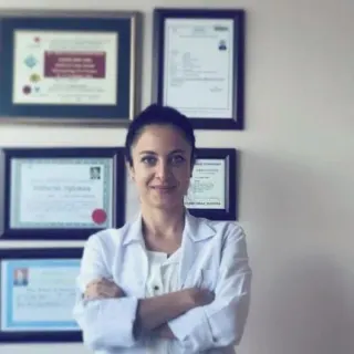 Op. Dr. Övsen Önay profilinde yer alan galeri fotoğrafı.