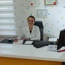 Uzm. Dr. Senem Kurtoğlu — Çocuk Sağlığı Ve Hastalıkları, Manisa. Portre fotoğrafı.