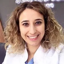 Dt. Ülfet İnci Kızıldeniz — Diş Hekimi, Afyonkarahisar. Portre fotoğrafı.