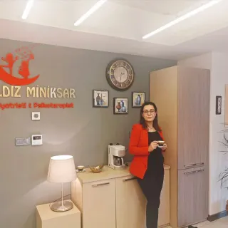 Doç. Dr. Dilşad Yıldız Miniksar profilinde yer alan galeri fotoğrafı.