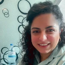 Uzm. Dyt. Esra Çelikel — Diyetisyen, Kocaeli. Portre fotoğrafı.