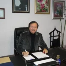 Doç. Dr. Adnan Cansever — Psikiyatri, Ankara. Portre fotoğrafı.