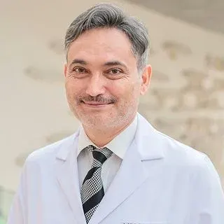 Op. Dr. Kadir Dicle — Genel Cerrahi, Beylikdüzü, İstanbul. Portre fotoğrafı.