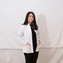 Uzm. Dr. Güllü Özdemir — Kardiyoloji, Osmangazi, Bursa. Portre fotoğrafı.