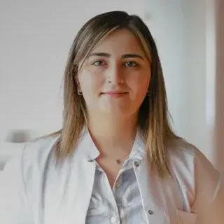 Uzm. Dr. Nigar Taghizade — Çocuk Sağlığı Ve Hastalıkları, Pendik, İstanbul. Portre fotoğrafı.