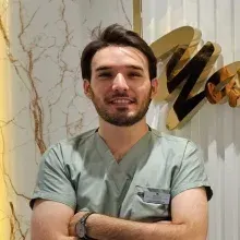 Dt. Kadir Karabacak — Diş Hekimi, Çanakkale. Portre fotoğrafı.