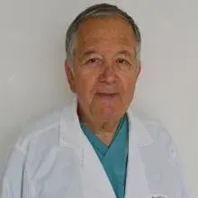 Prof. Dr. Sabri Acartürk — Plastik Rekonstrüktif Ve Estetik Cerrahi, Adana. Portre fotoğrafı.