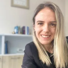 Dyt. Damla Yıldızhan Kartal — Diyetisyen, Afyonkarahisar. Portre fotoğrafı.