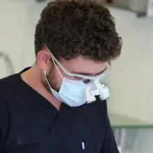 Dr. Dt. Muammer Kıvanç Aksoy — İstanbul. Portre fotoğrafı.