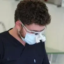 Dr. Dt. Muammer Kıvanç Aksoy — İstanbul. Portre fotoğrafı.