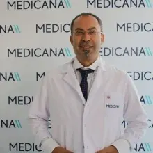 Uzm. Dr. Yüksel Karakoç — Nilüfer, Bursa. Portre fotoğrafı.