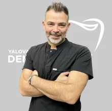 Dt. Ahmet Ali Bülüç — Diş Hekimi, Yalova. Portre fotoğrafı.