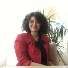 Uzm. Psk. Ceyda Demirbaşoğlu — Psikoloji. Portre fotoğrafı.