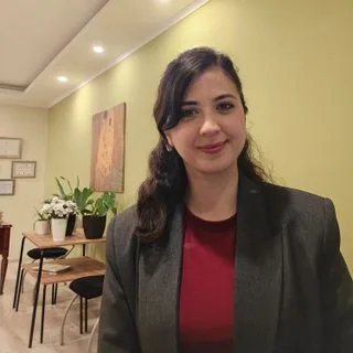 Kl. Psk. Selen Kemaloğlu Filizer — Psikoloji, Alanya, Antalya. Portre fotoğrafı.