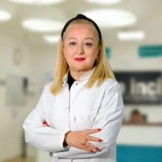 Uzm. Dr. Nihal Yarıcı — Nöroloji, Narlıdere, İzmir. Portre fotoğrafı.