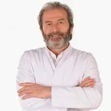 Uzm. Dr. Mehmet Arslan — Radyasyon Onkolojisi, İstanbul. Portre fotoğrafı.