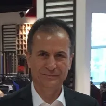 Op. Dr. Ali Ata Özdemir — Karşıyaka, İzmir. Portre fotoğrafı.