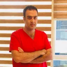 Dr. Dt. Ömer Pirinç — İstanbul. Portre fotoğrafı.