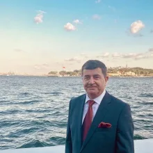 Prof. Dr. Mutlu Sağlam — Radyoloji, İstanbul. Portre fotoğrafı.