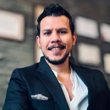 Doç. Dr. Murat Sertan Şahin — Kulak Burun Boğaz, İstanbul. Portre fotoğrafı.
