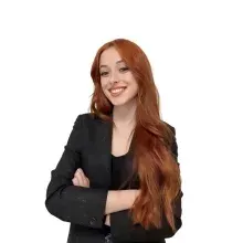 Kl. Psk. Hazal Avcı — Psikoloji, İzmir. Portre fotoğrafı.